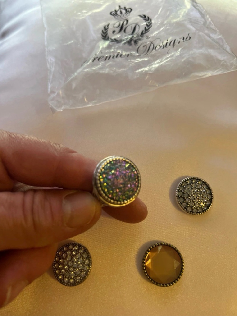 Premier Designs interchangeable snap ring 7 - Picture 2 of 3